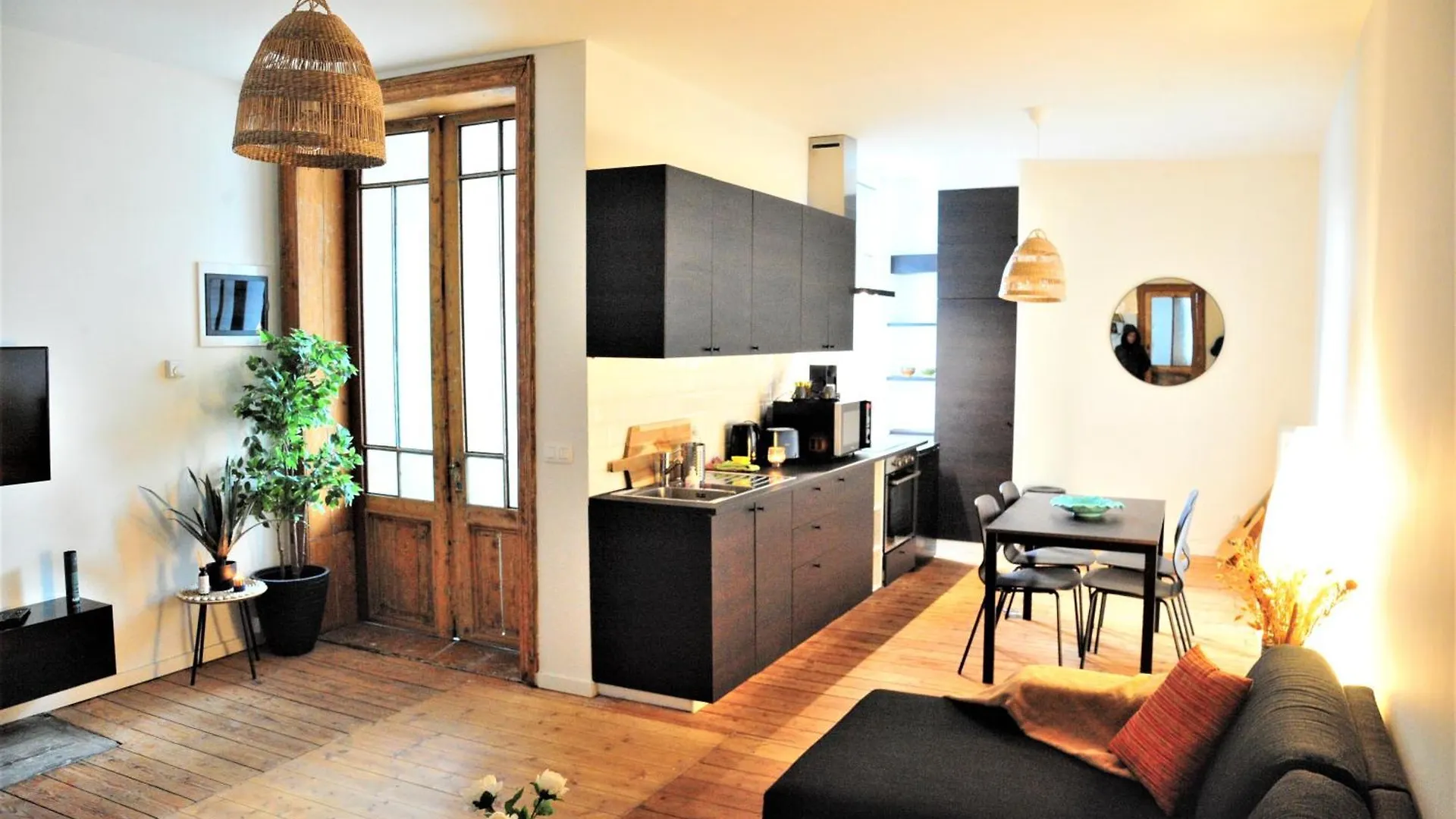 Boho Apartments - 2 Bedrooms Antwerp Belgium